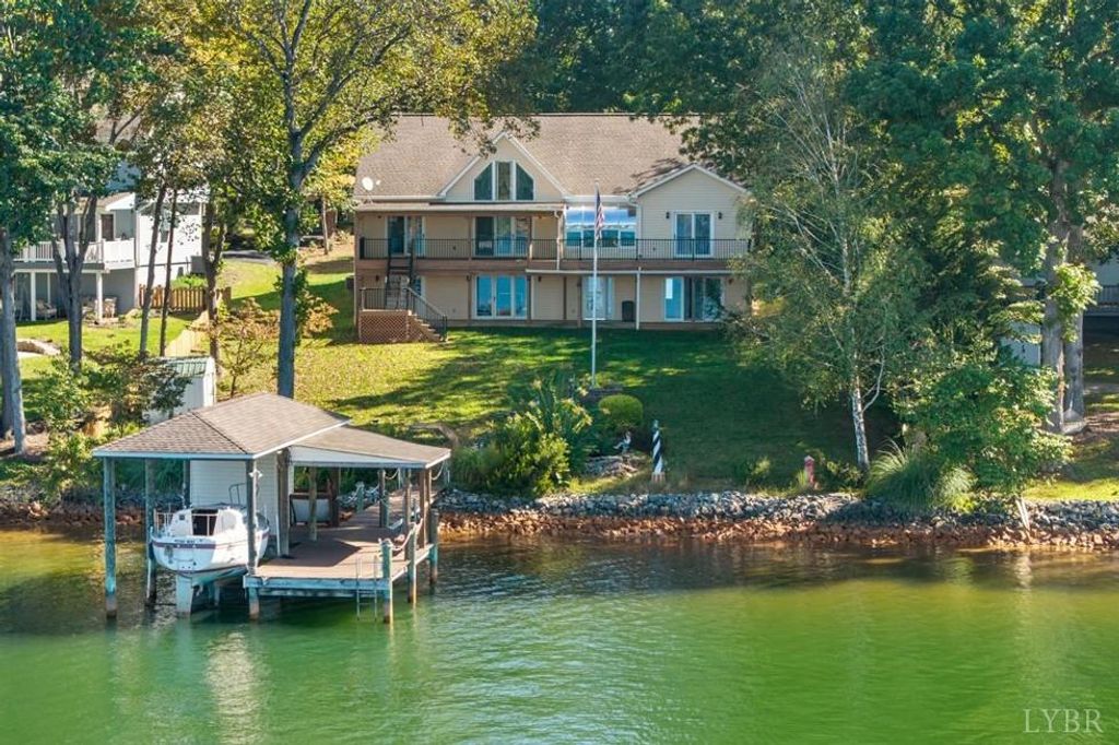 309 Tulip Tree Lane, Moneta, VA 24121