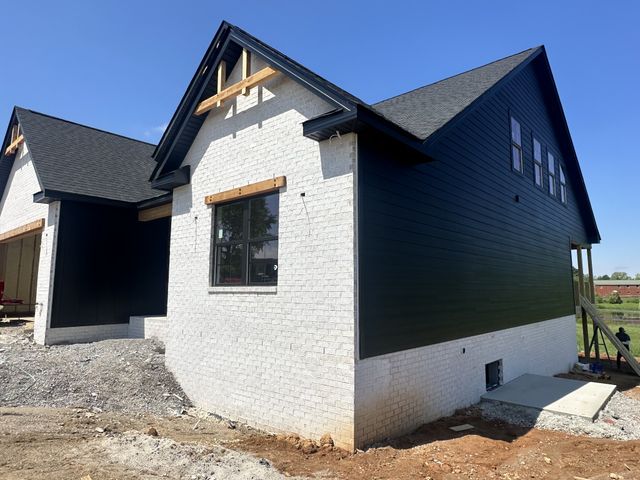 230 Hall Ct, Adams, TN 37010