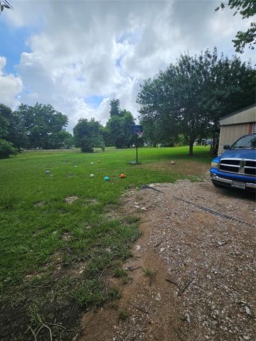 405 Velasco Street, Brazoria, TX 77422