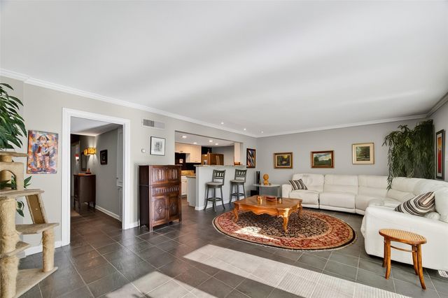 5204 Arboles Drive B, Houston, TX 77035