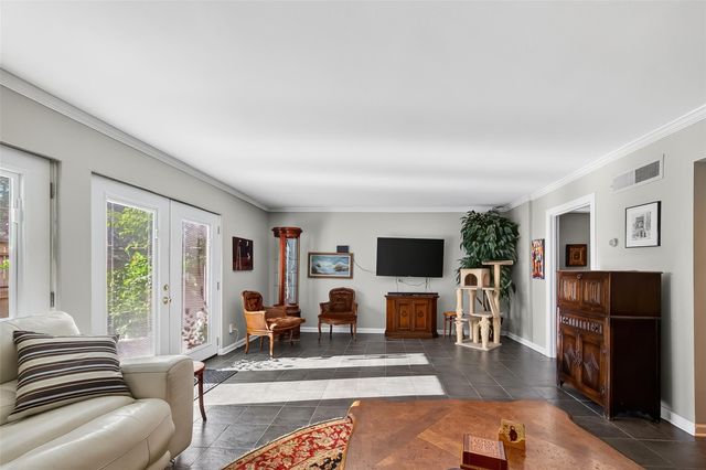 5204 Arboles Drive B, Houston, TX 77035