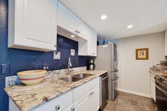 5204 Arboles Drive B, Houston, TX 77035