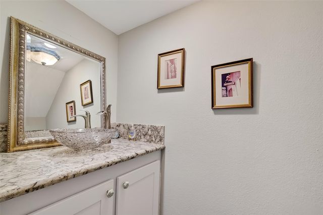 5204 Arboles Drive B, Houston, TX 77035