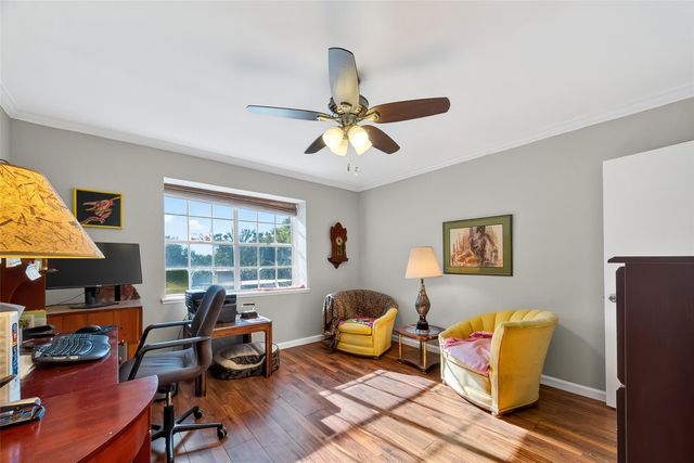 5204 Arboles Drive B, Houston, TX 77035