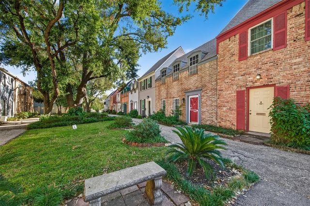 5204 Arboles Drive B, Houston, TX 77035