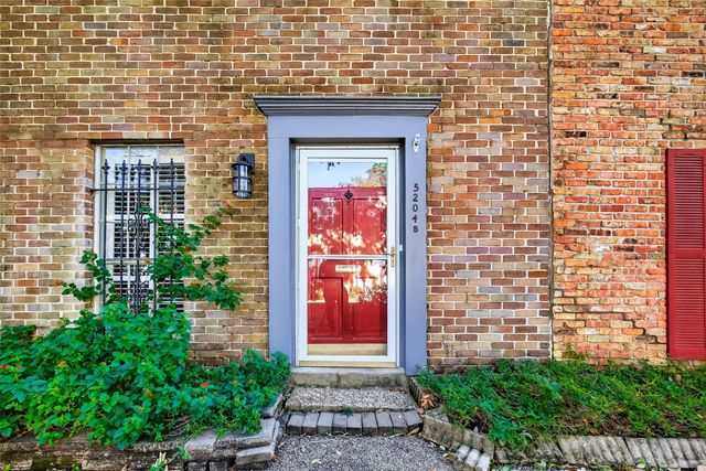5204 Arboles Drive B, Houston, TX 77035