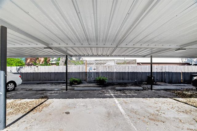 5204 Arboles Drive B, Houston, TX 77035