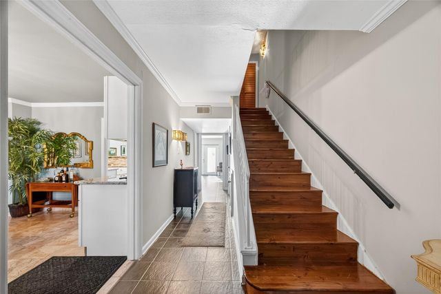 5204 Arboles Drive B, Houston, TX 77035