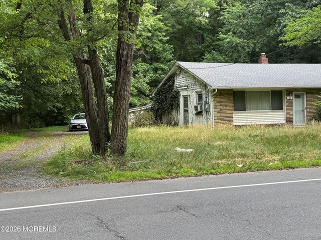 60 Wilson Avenue, Manalapan, NJ 07726