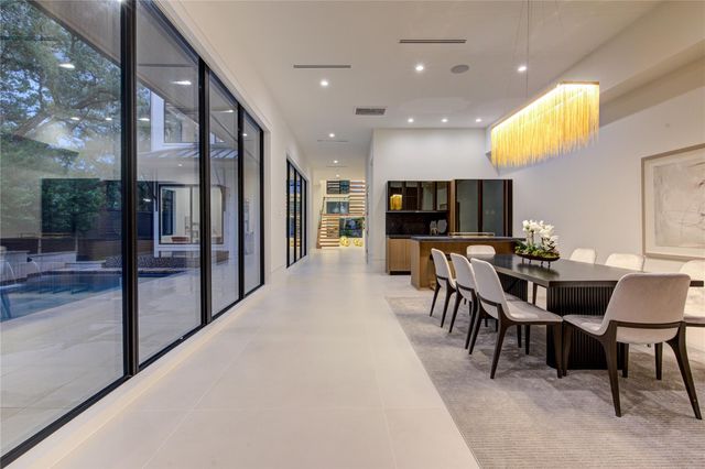 2006 Suffolk Drive, Houston, TX 77027