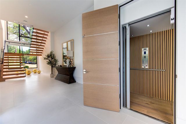 2006 Suffolk Drive, Houston, TX 77027