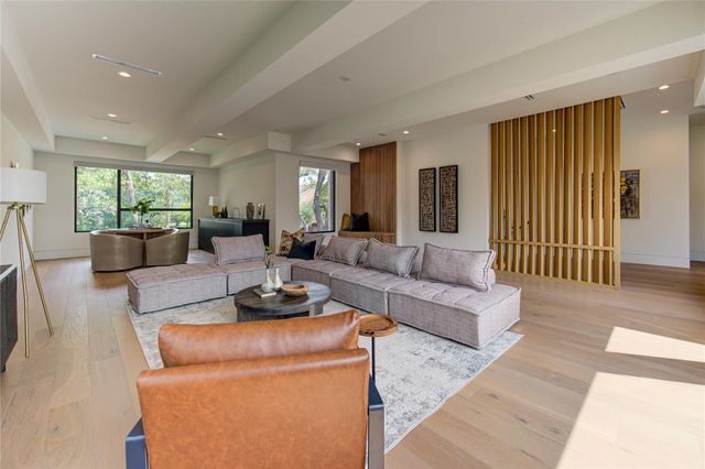 2006 Suffolk Drive, Houston, TX 77027