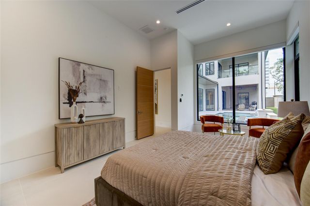 2006 Suffolk Drive, Houston, TX 77027