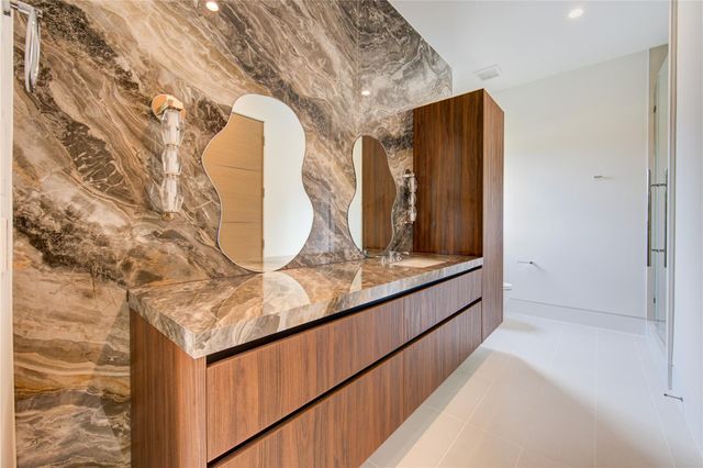 2006 Suffolk Drive, Houston, TX 77027