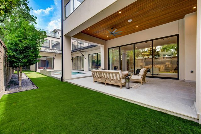 2006 Suffolk Drive, Houston, TX 77027