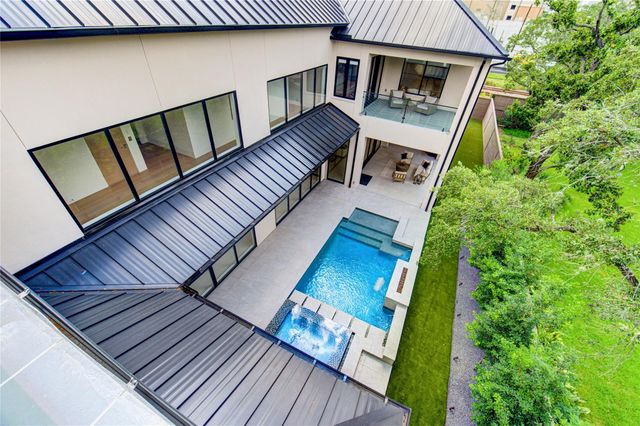 2006 Suffolk Drive, Houston, TX 77027