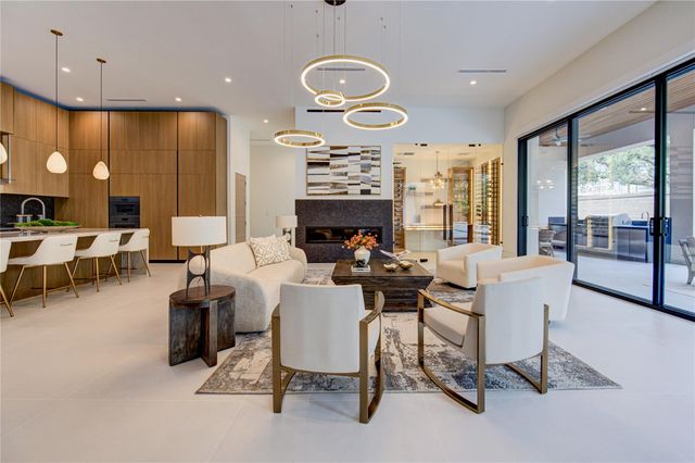 2006 Suffolk Drive, Houston, TX 77027