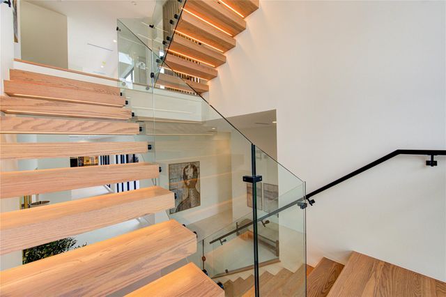 2006 Suffolk Drive, Houston, TX 77027