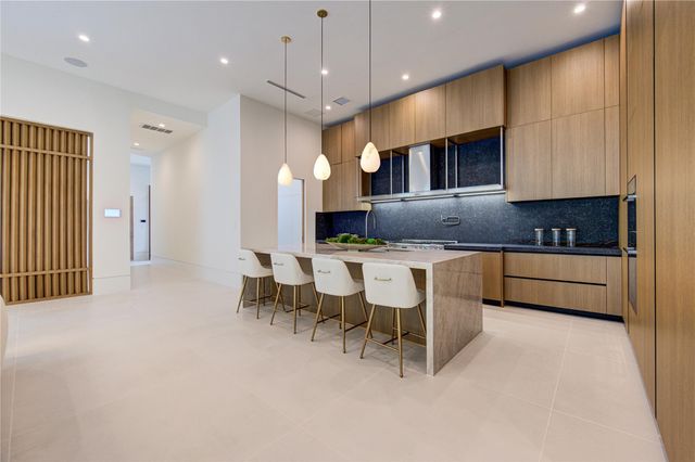 2006 Suffolk Drive, Houston, TX 77027