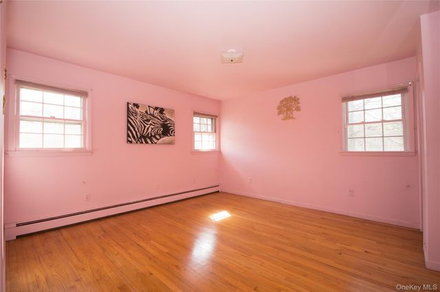 318 Jamaica Avenue, Medford, NY 11763
