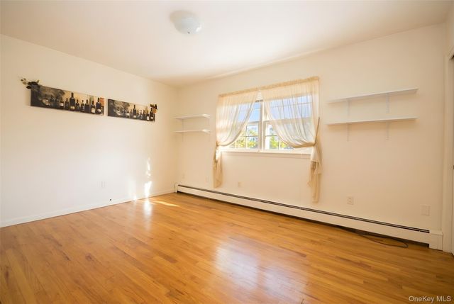 318 Jamaica Avenue, Medford, NY 11763