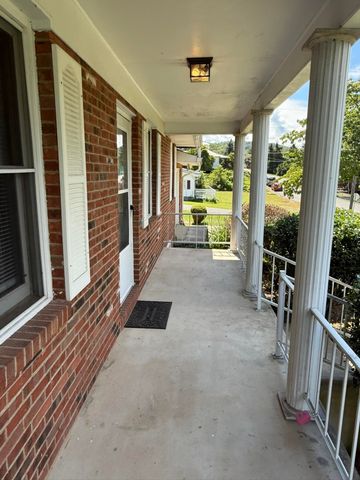 1019 Staunton ST, Selma, VA 24474