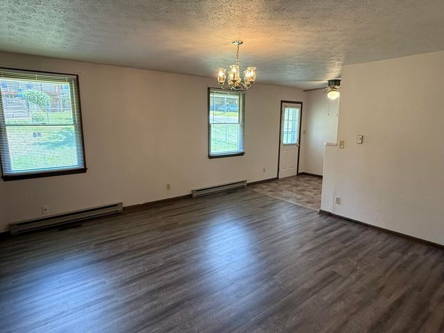 1019 Staunton ST, Selma, VA 24474