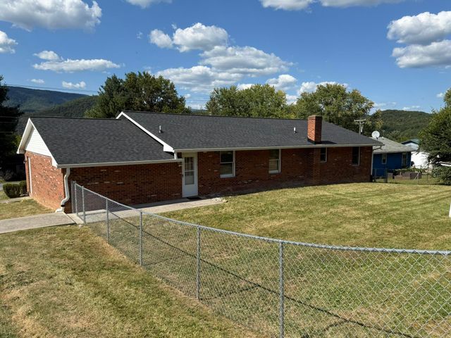 1019 Staunton ST, Selma, VA 24474