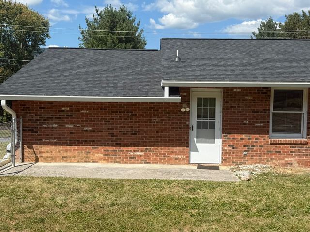 1019 Staunton ST, Selma, VA 24474