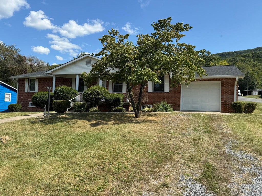 1019 Staunton ST, Selma, VA 24474