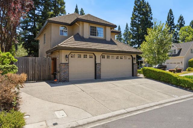 2608 Prestwick Dr, Roseville, CA 95661