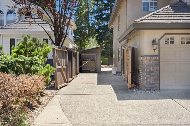 2608 Prestwick Dr, Roseville, CA 95661