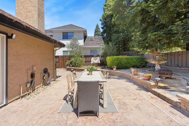 2608 Prestwick Dr, Roseville, CA 95661