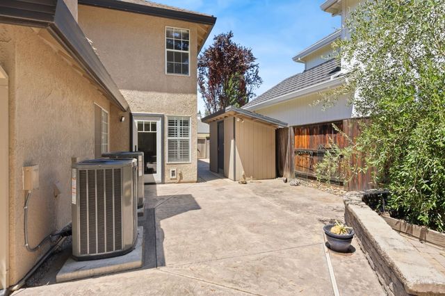 2608 Prestwick Dr, Roseville, CA 95661