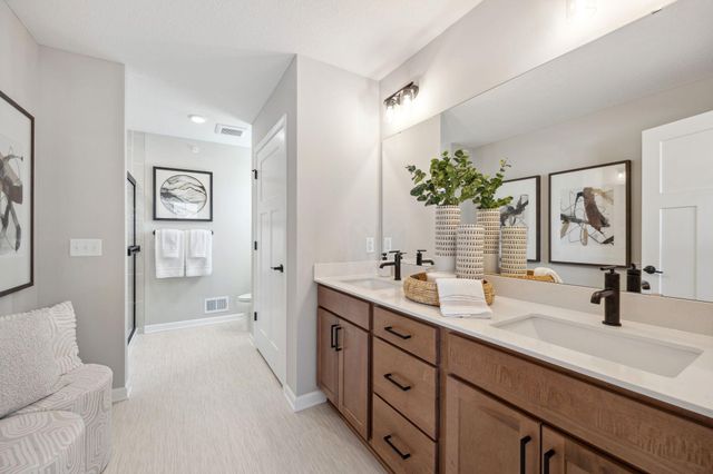 1531 Traverse Lane, West Saint Paul, MN 55118