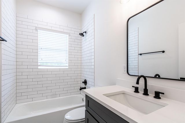 6814 Burkett Street B, Houston, TX 77021