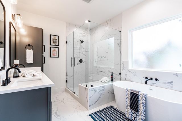 6814 Burkett Street B, Houston, TX 77021