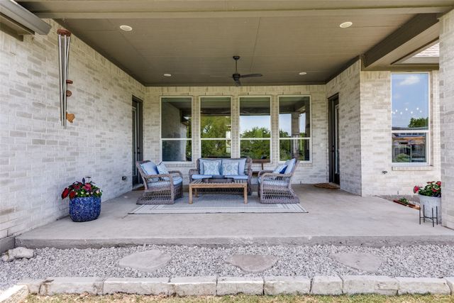1348 Silent Springs Drive, Fort Worth, TX 76052