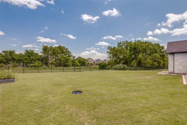 1348 Silent Springs Drive, Fort Worth, TX 76052