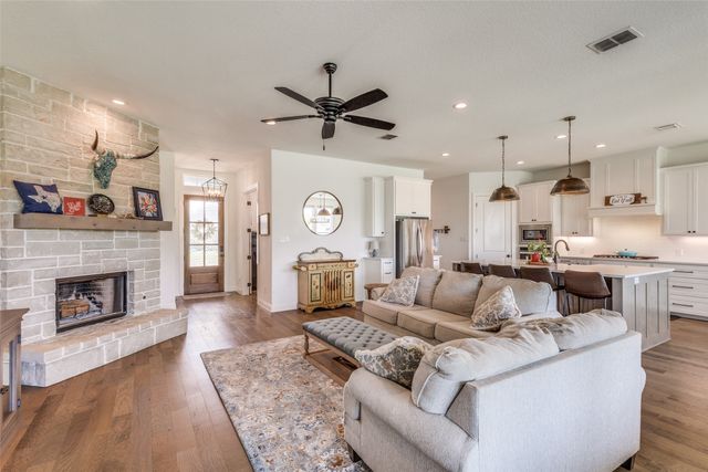 1348 Silent Springs Drive, Fort Worth, TX 76052