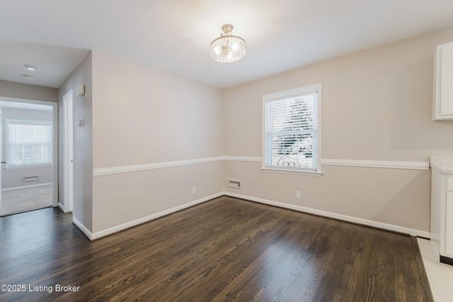 10240 Dodge Ln, Louisville, KY 40272