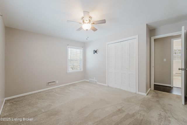 10240 Dodge Ln, Louisville, KY 40272