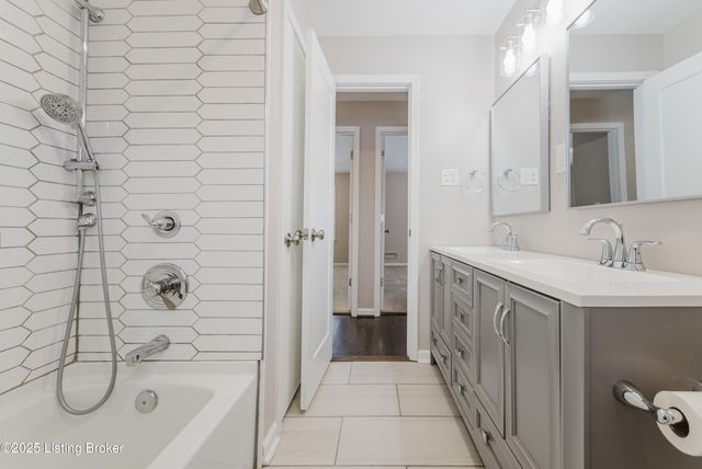 10240 Dodge Ln, Louisville, KY 40272