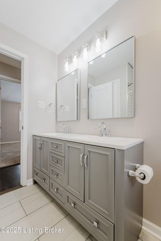 10240 Dodge Ln, Louisville, KY 40272