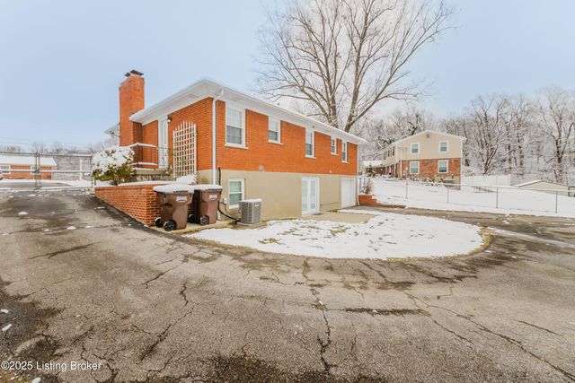 10240 Dodge Ln, Louisville, KY 40272