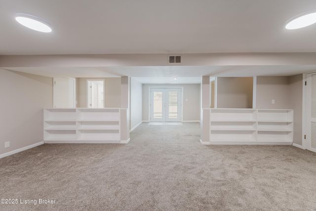 10240 Dodge Ln, Louisville, KY 40272