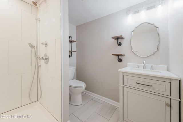 10240 Dodge Ln, Louisville, KY 40272