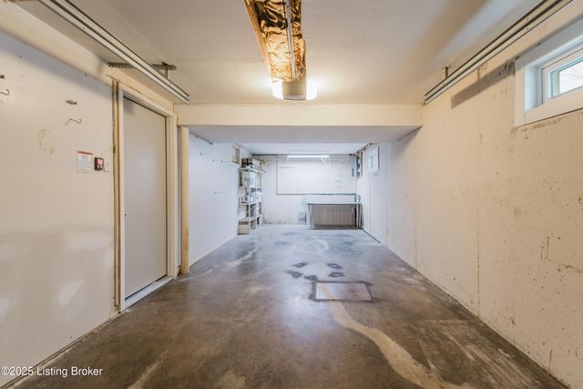 10240 Dodge Ln, Louisville, KY 40272