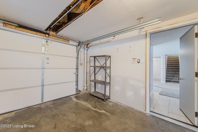 10240 Dodge Ln, Louisville, KY 40272