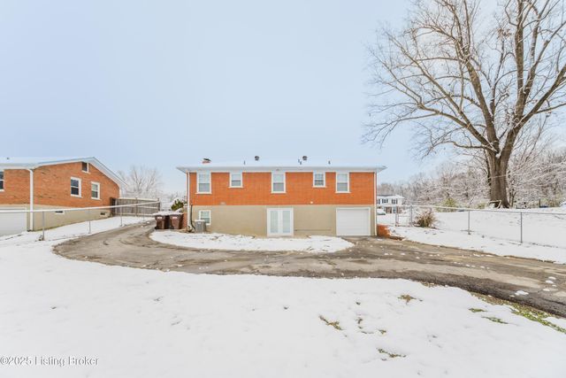 10240 Dodge Ln, Louisville, KY 40272